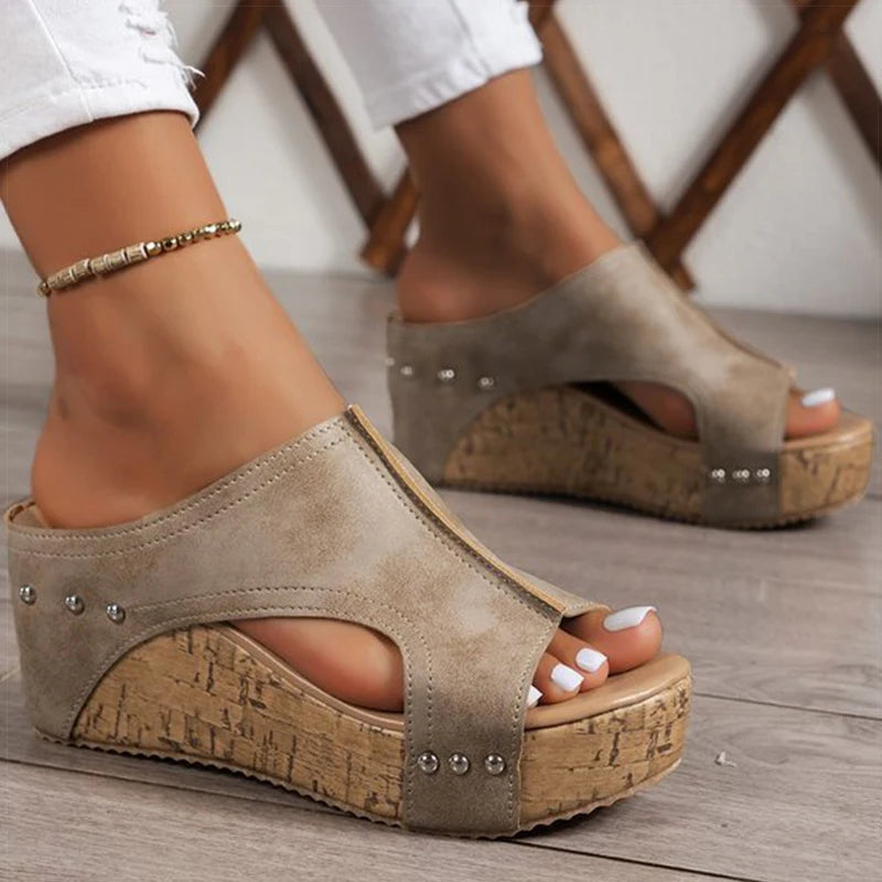 Capri Vibes™ – Sandalo con Zeppa Leggera